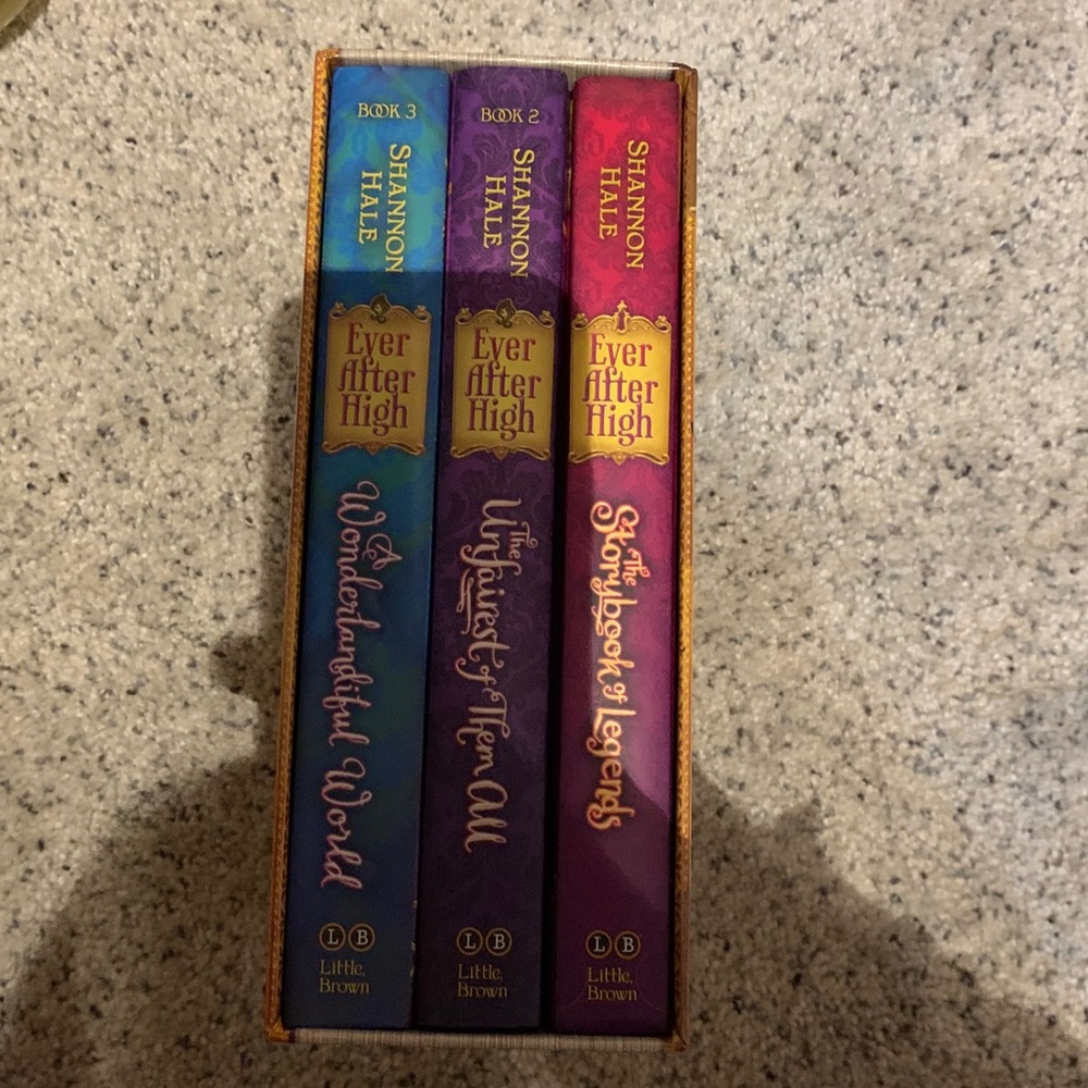 Teen novel bundle - Picture 12 of 13